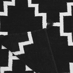 Black & White Moroccan Velvet Style Rug - 4ft' x 6ft'