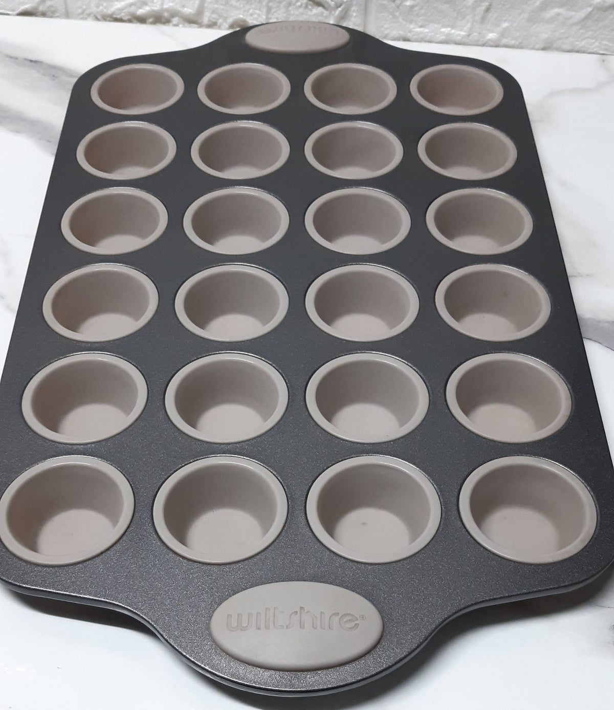 Hot Muffin Cupcake Oven Pan Tray - waseeh.com