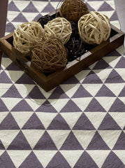 White & purple table runner