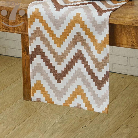 Brown Mania zigzag table runner